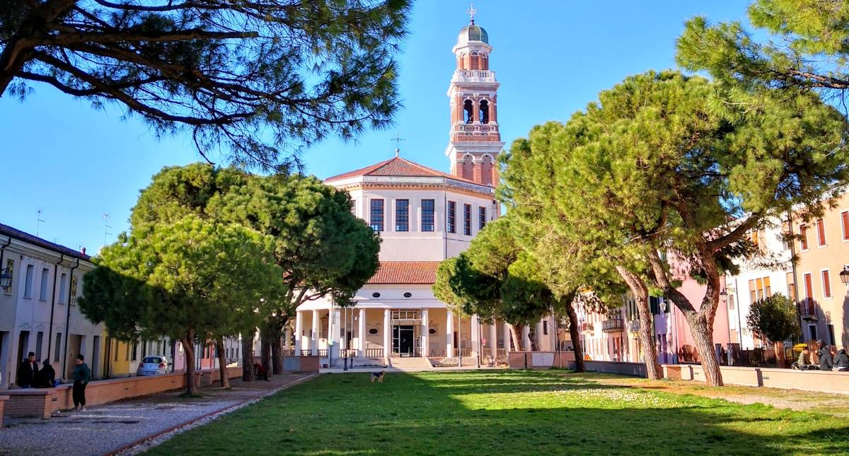 Chiesa della Rotonda o più esattamente della Beata Vergine del Soccorso a Rovigo, vicino a 28 alla Rotonda